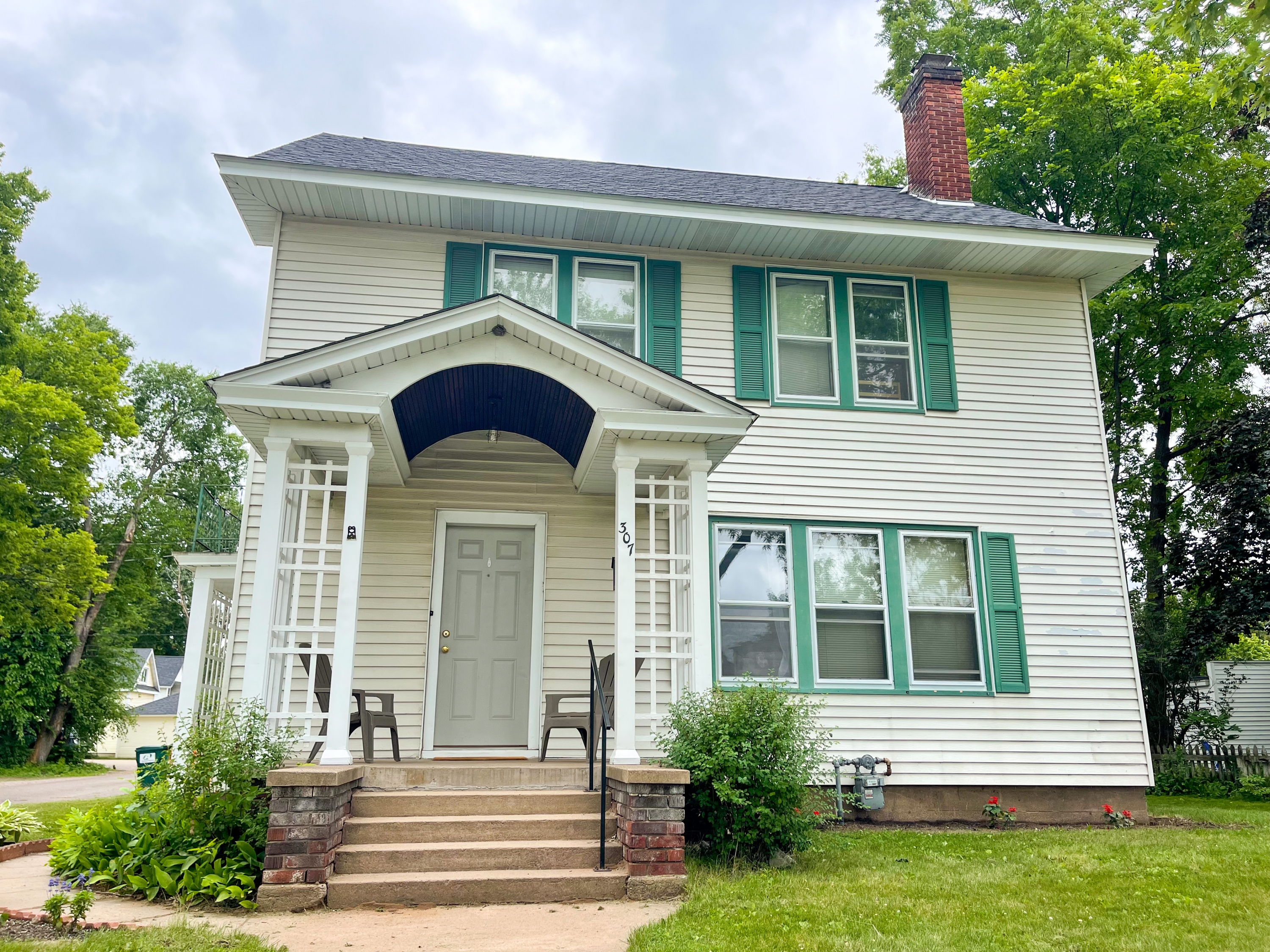 307 Fourth Ave