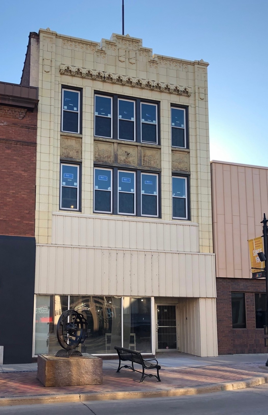 Investment Realty, Eau Claire, WI University Housing 403 1/2 S