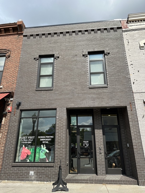 Investment Realty, Eau Claire, WI University Housing 434 Water