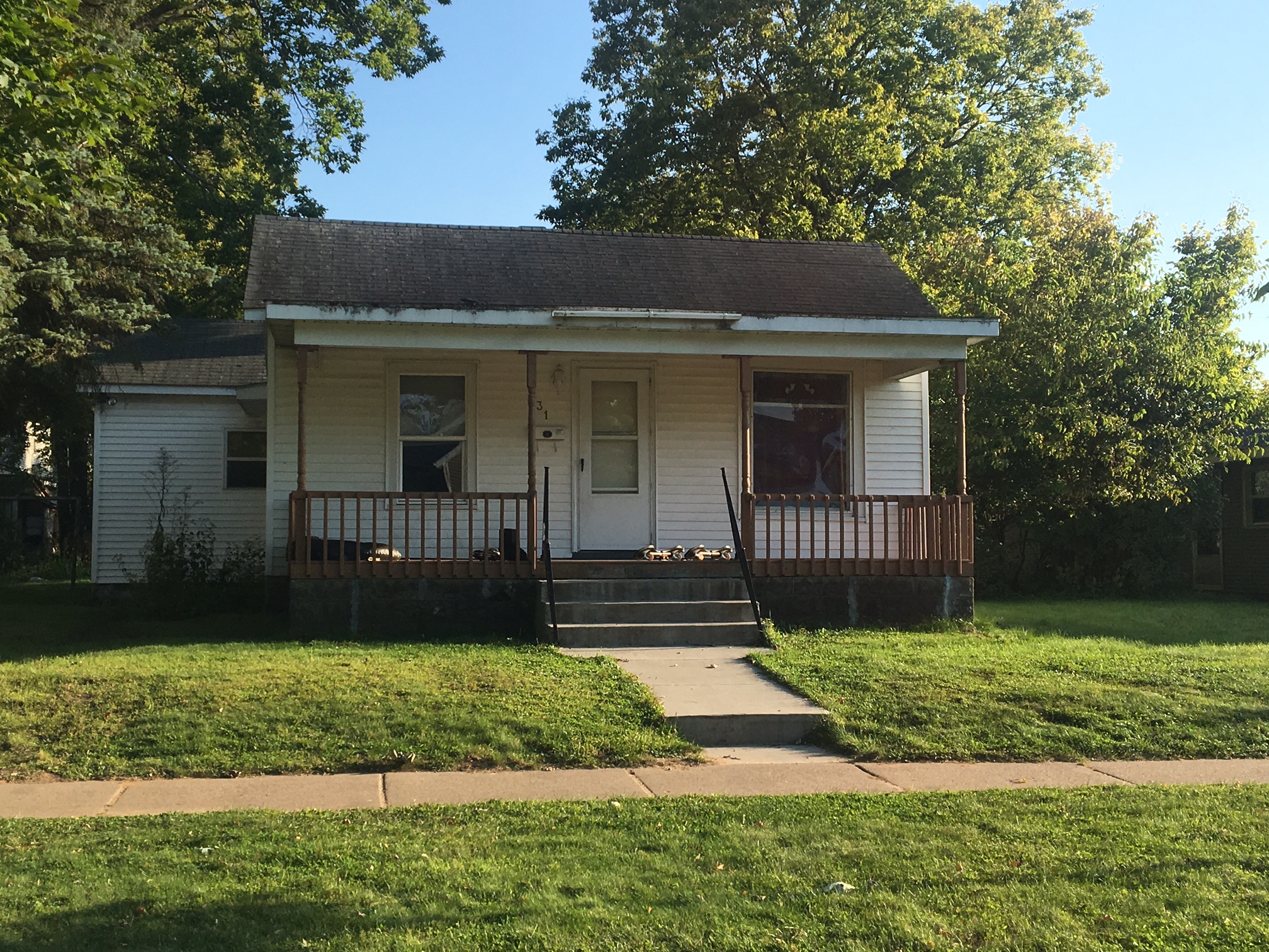 Investment Realty, Eau Claire, WI University Housing 631 Broadway