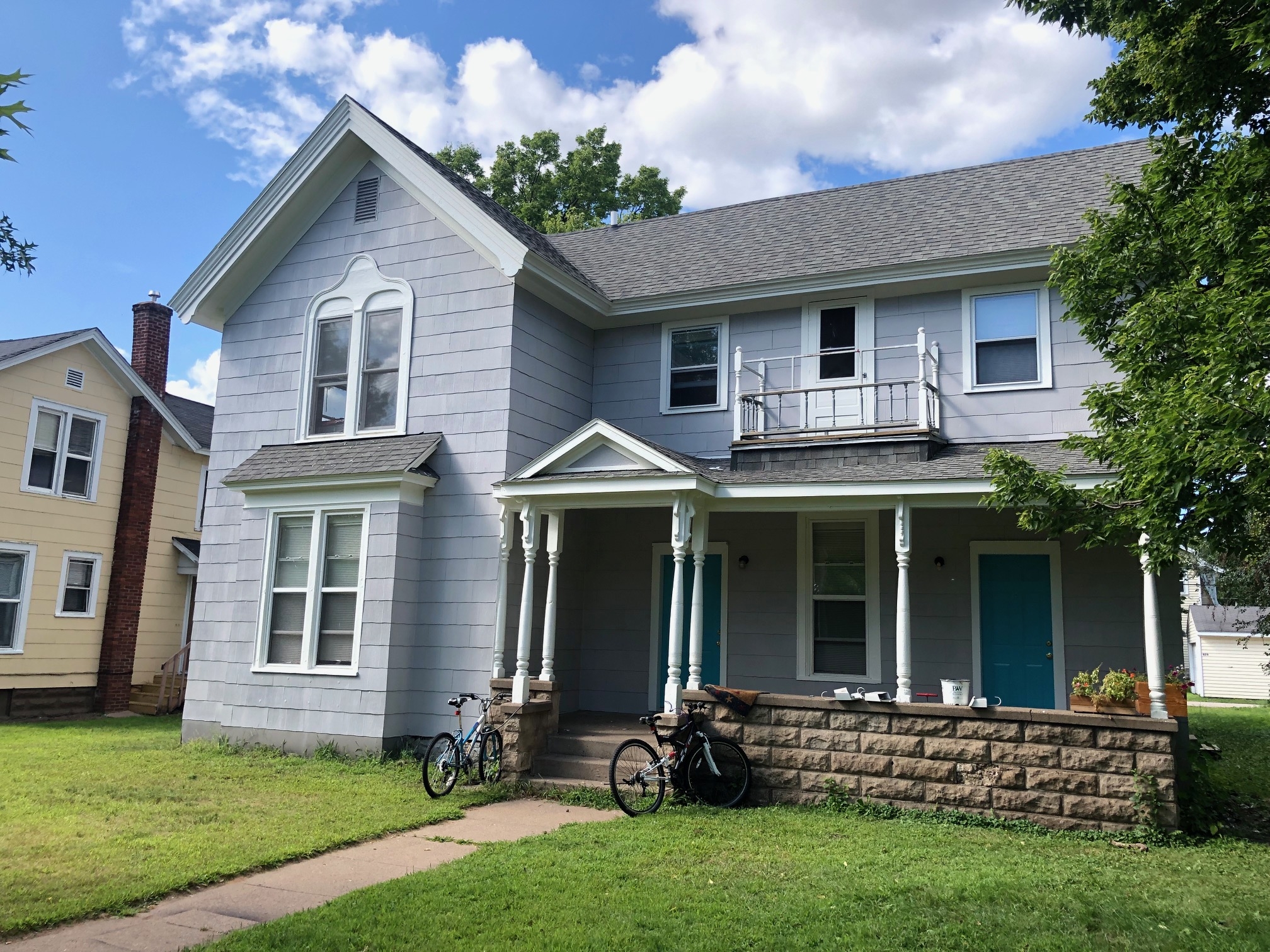 Investment Realty, Eau Claire, WI University Housing 434 Hudson St. C